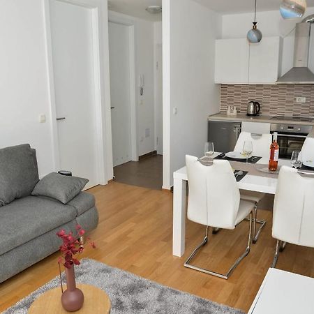 Apartment Leon Sa Privatnim Parkingom Zadar Exterior foto