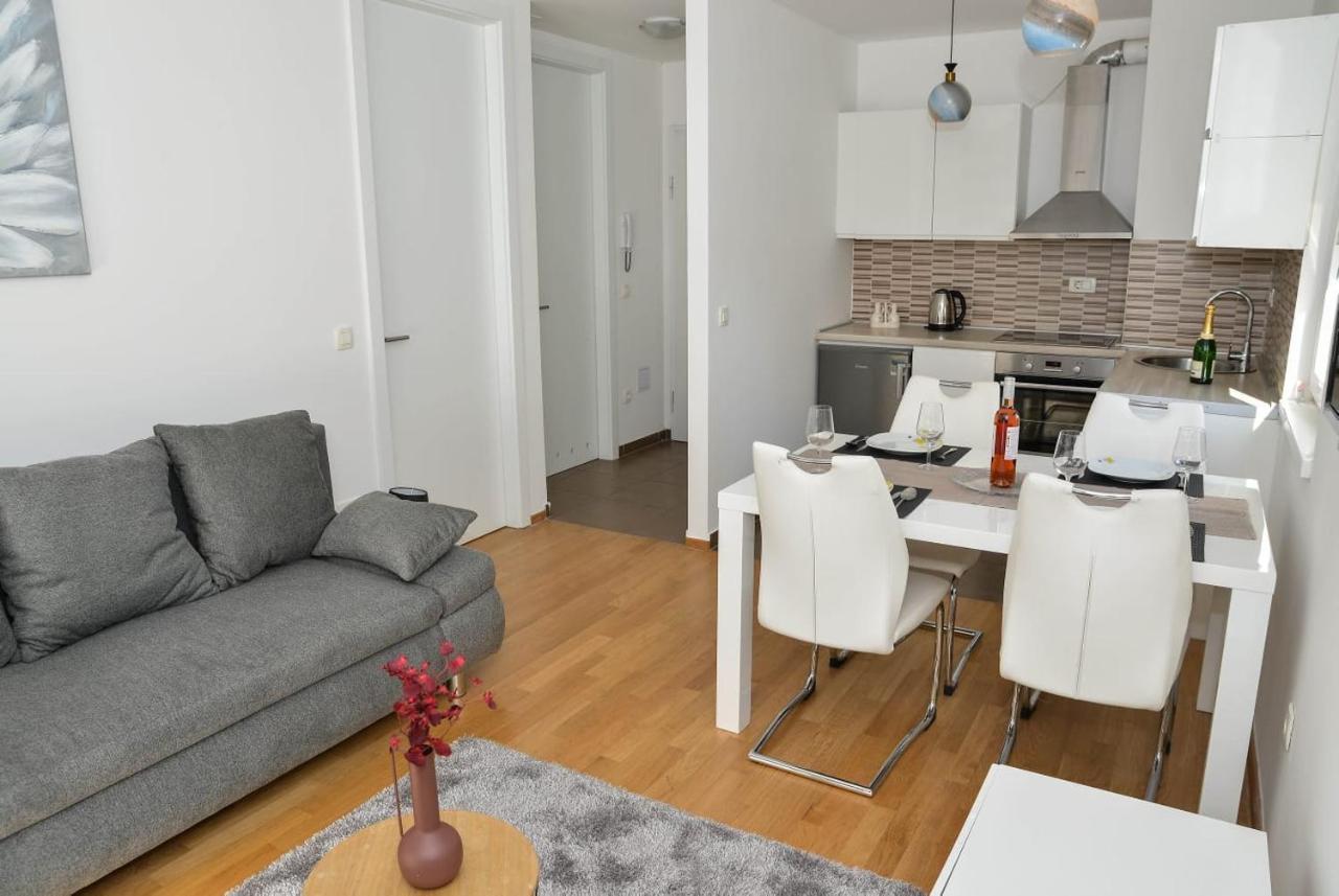Apartment Leon Sa Privatnim Parkingom Zadar Exterior foto