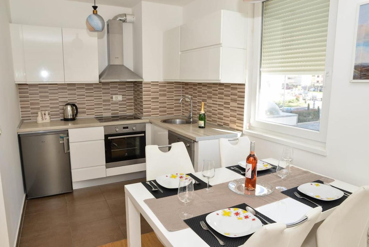 Apartment Leon Sa Privatnim Parkingom Zadar Exterior foto
