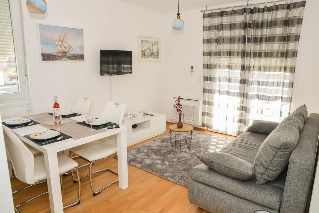 Apartment Leon Sa Privatnim Parkingom Zadar Exterior foto