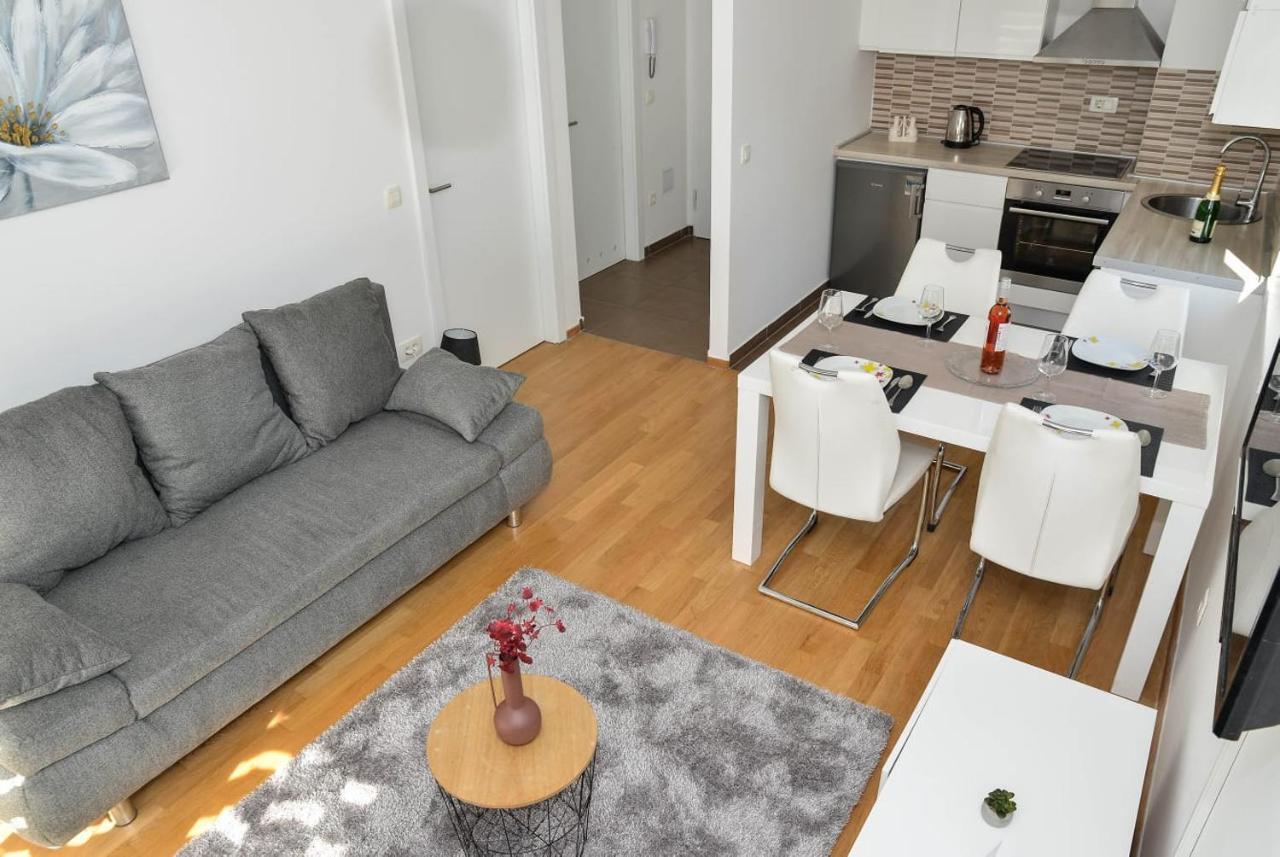 Apartment Leon Sa Privatnim Parkingom Zadar Exterior foto